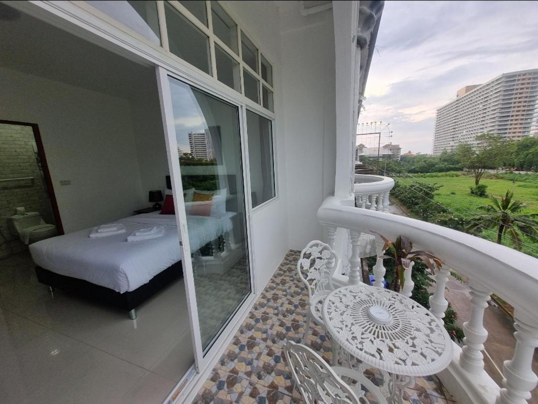 Hotel Dorothys Pattaya Esterno foto