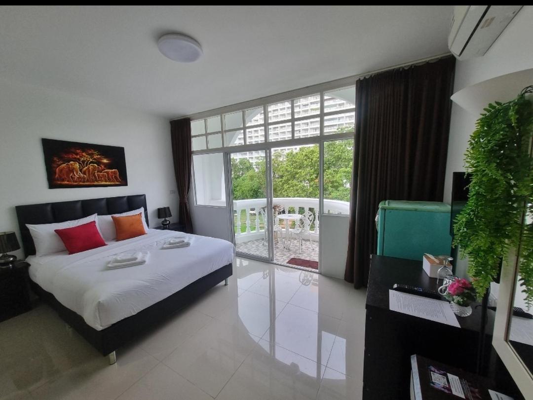 Hotel Dorothys Pattaya Esterno foto